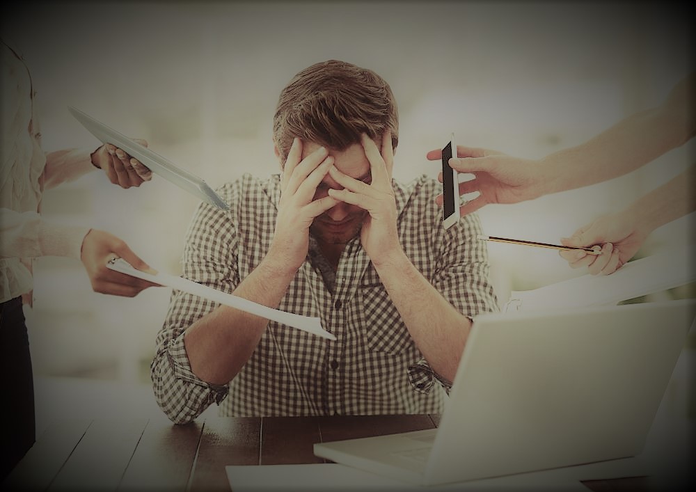 Conheça os sintomas, causas e tratamentos da Síndrome de Burnout. Saiba como identificar o esgotamento profissional e proteger sua saúde mental.